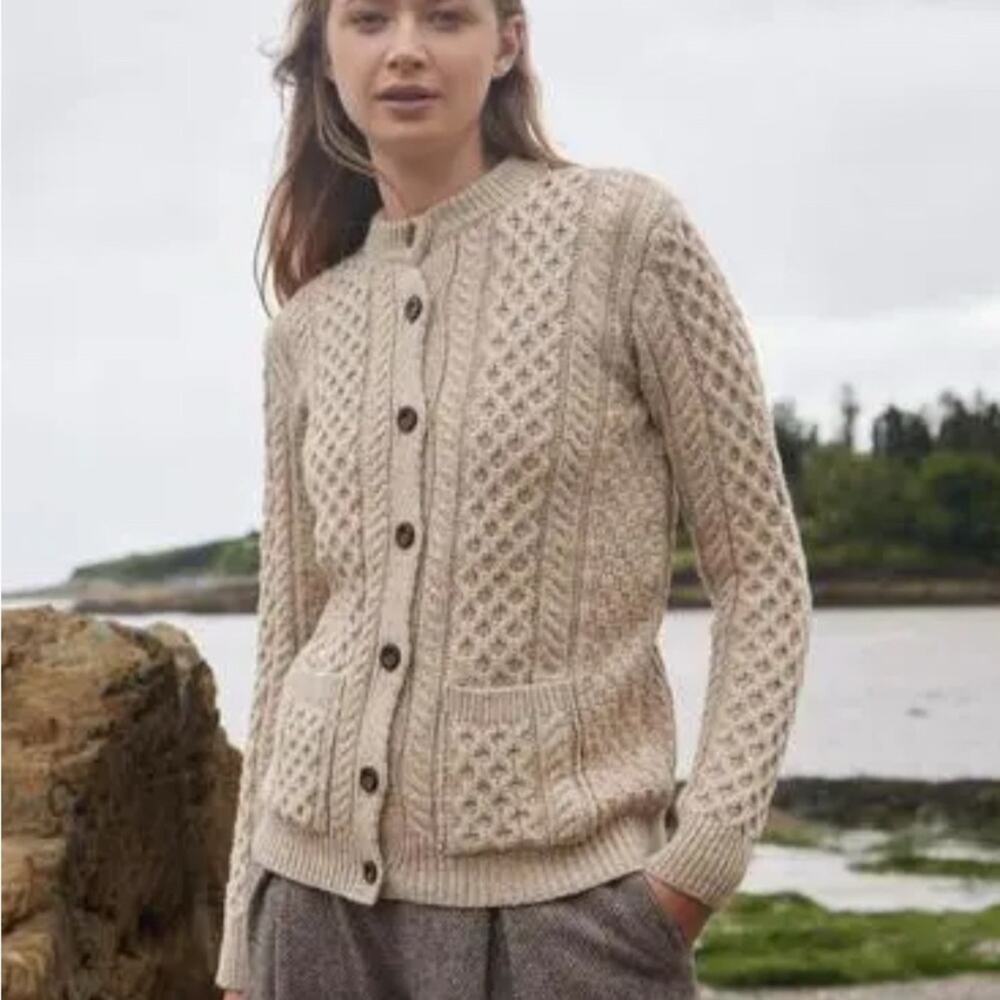 BLARNEY 100% MERINO IRISH WOOL NEW LEATHER BUTTONS IVORY BEIGE CABLE KNIT SZ MED